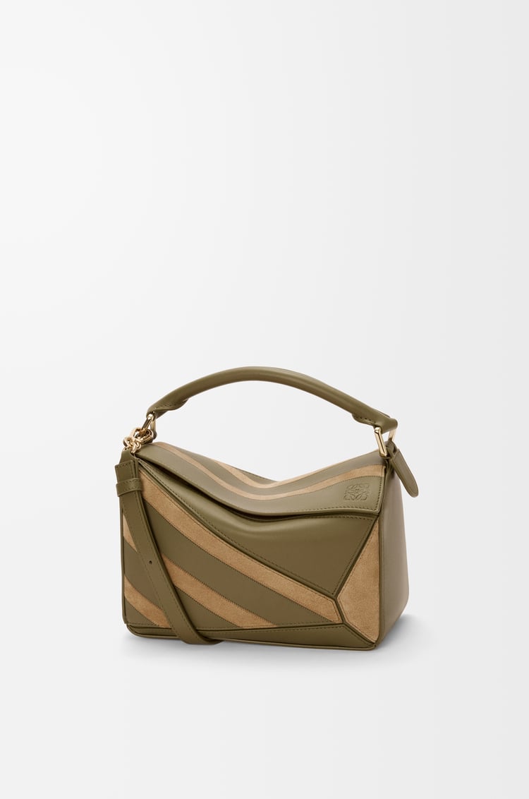 LOEWE Bolso Puzzle pequeño en piel de ternera y ante Oliva/Dorado