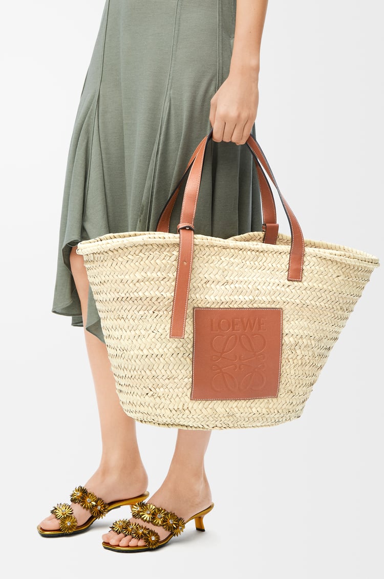 LOEWE バスケットバッグ ラージ（ヤシの葉&カーフ） ナチュラル/タン