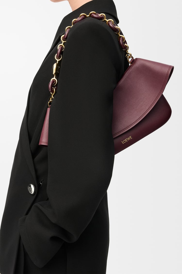 LOEWE オラ バッグ ミディアム（スムースカーフ） ダークバーガンディ