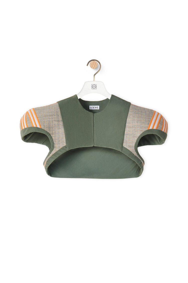 LOEWE Top en algodón, lana y seda con charretera Natural/Verde Kaki pdp_rd