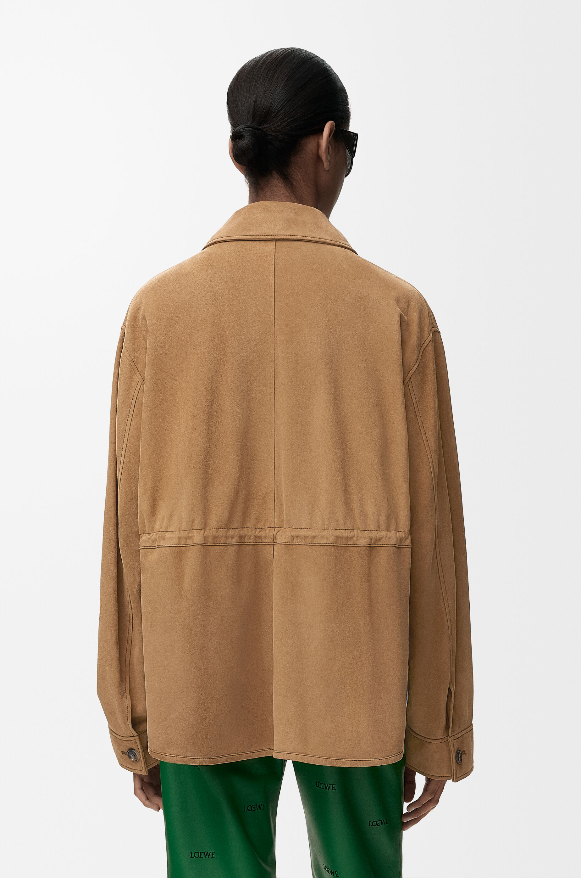 LOEWE ベージュ スエード シャツジャケット。連休特価15,000円 女性用高級レザー既製ジャケット - LOEWE - ロエベ 日本 公式サイト