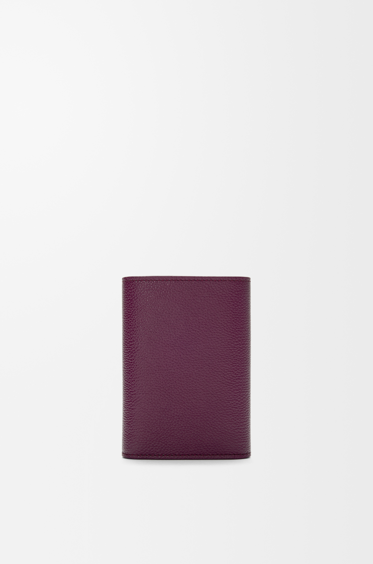 LOEWE 페블 스몰 버티컬 지갑 - 페블 그레인 카프스킨 플럼