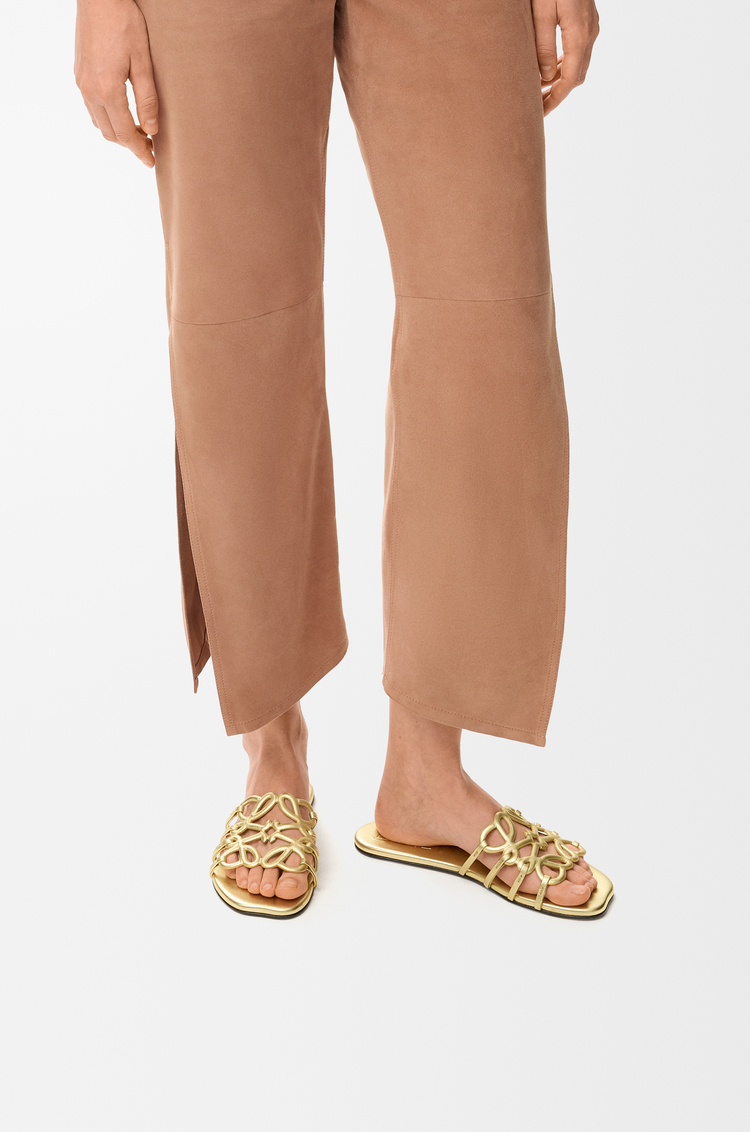 LOEWE 层压羊皮革 Petal Anagram 凉鞋 金色