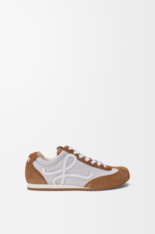 LOEWE Ballet Runner 2.0 en nailon y piel de becerro Gris/Blanco/Bronceado