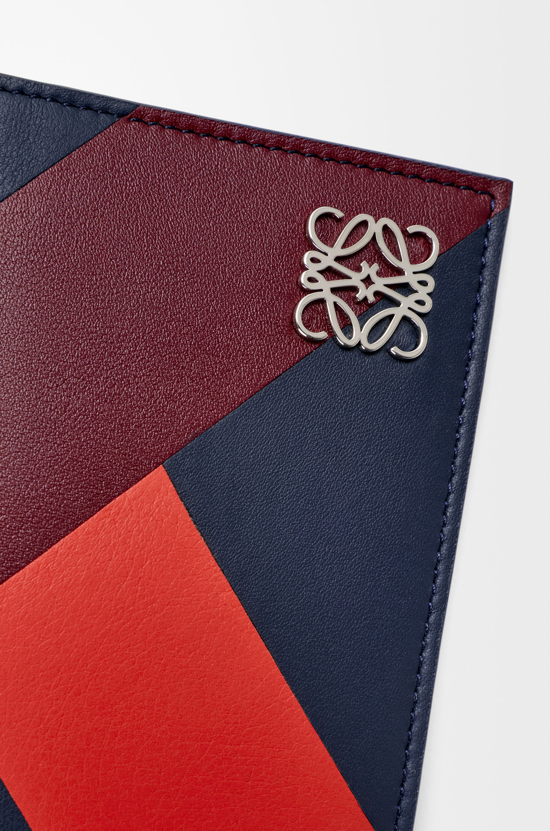 Anagram passport cover in calfskin Blue - LOEWE APAC official website