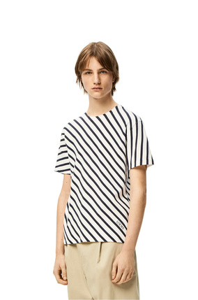 LOEWE Camiseta en algodón a rayas diagonales Blanco/Azul Marino plp_rd