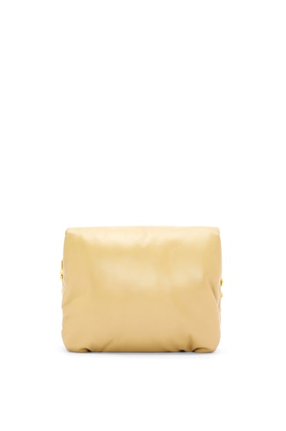 LOEWE Puffer Goya bag in shiny nappa lambskin 奶油色 plp_rd