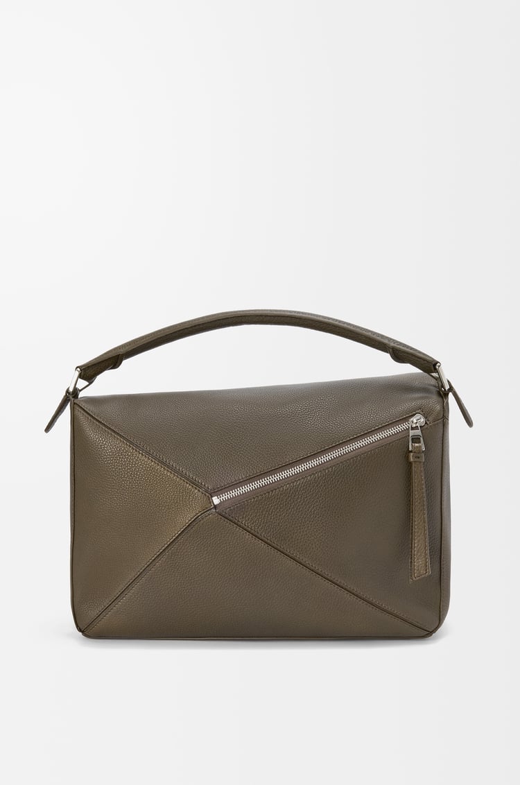 LOEWE Große Puzzle Tasche aus geschmeidigem genarbtem Kalbsleder Tundra