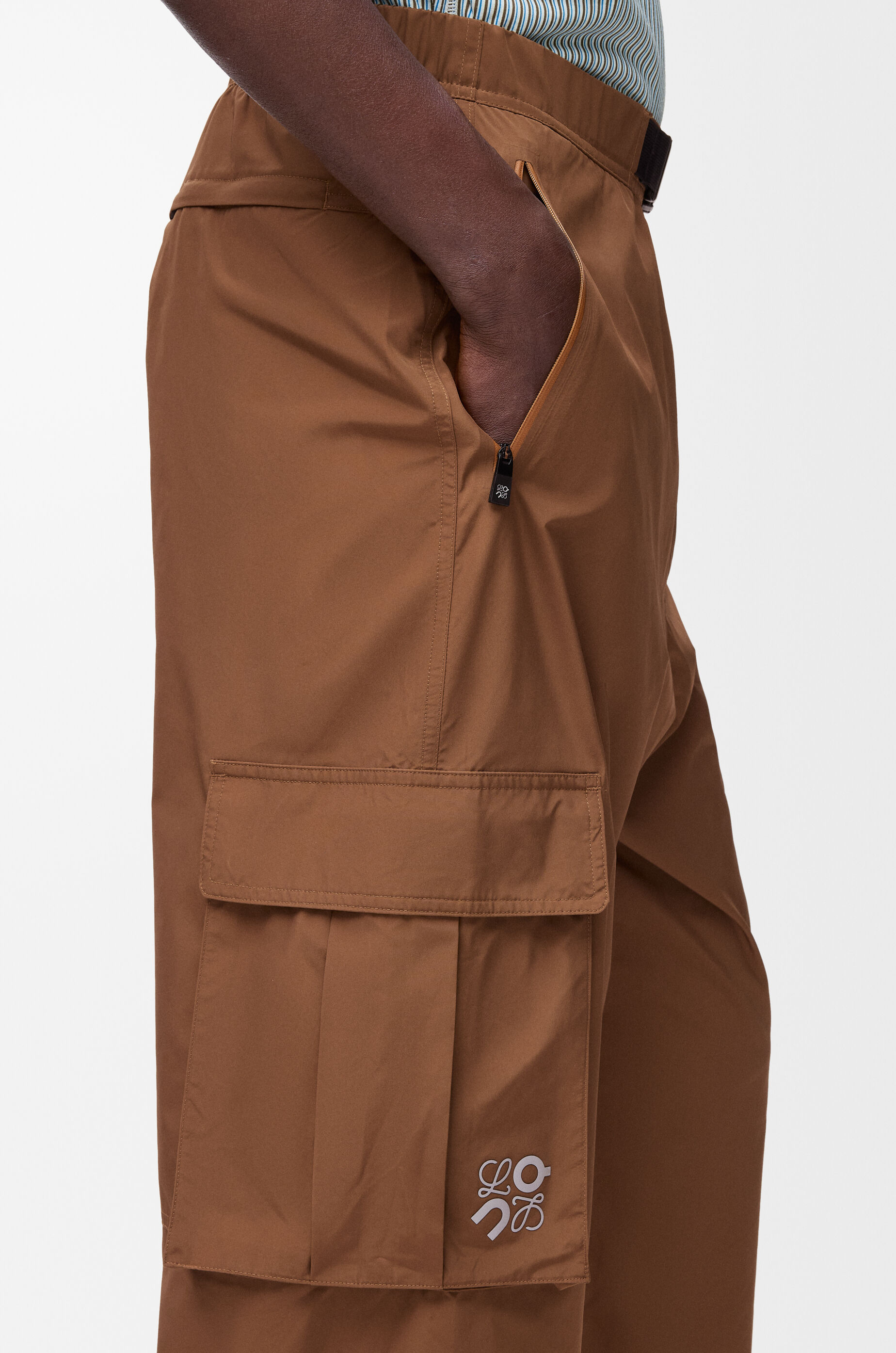 カーゴ トラウザーズ（テクニカルシェル） ブラウン - LOEWE