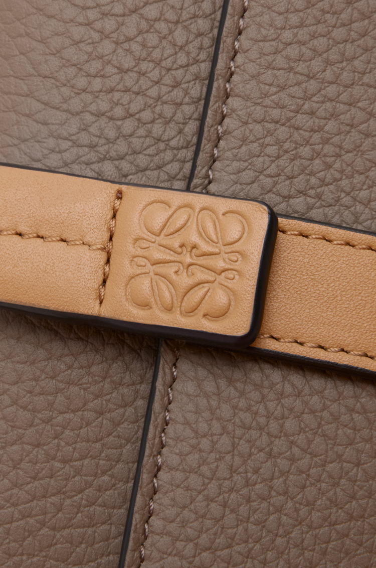 LOEWE Small vertical wallet in soft grained calfskin Taupe/Gold