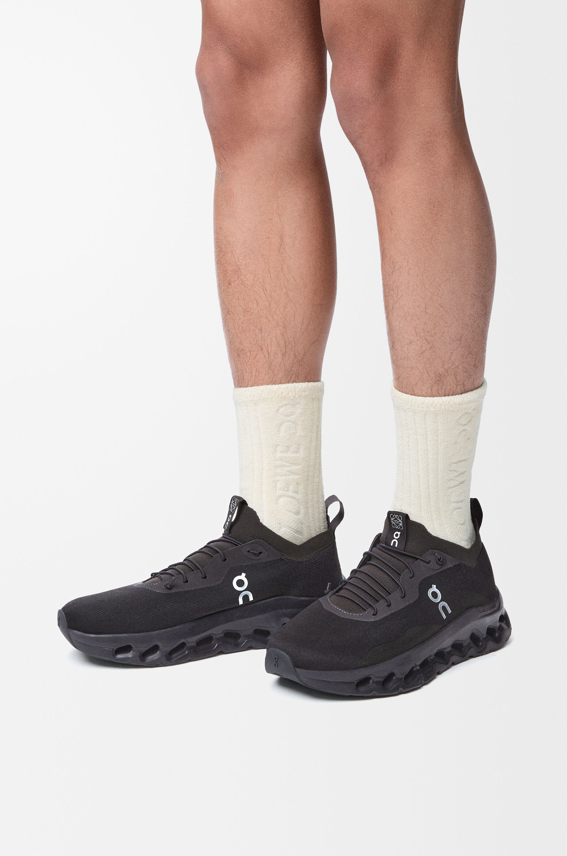 LOEWE x On Running ウィメンズ限定コレクション - LOEWE Japan