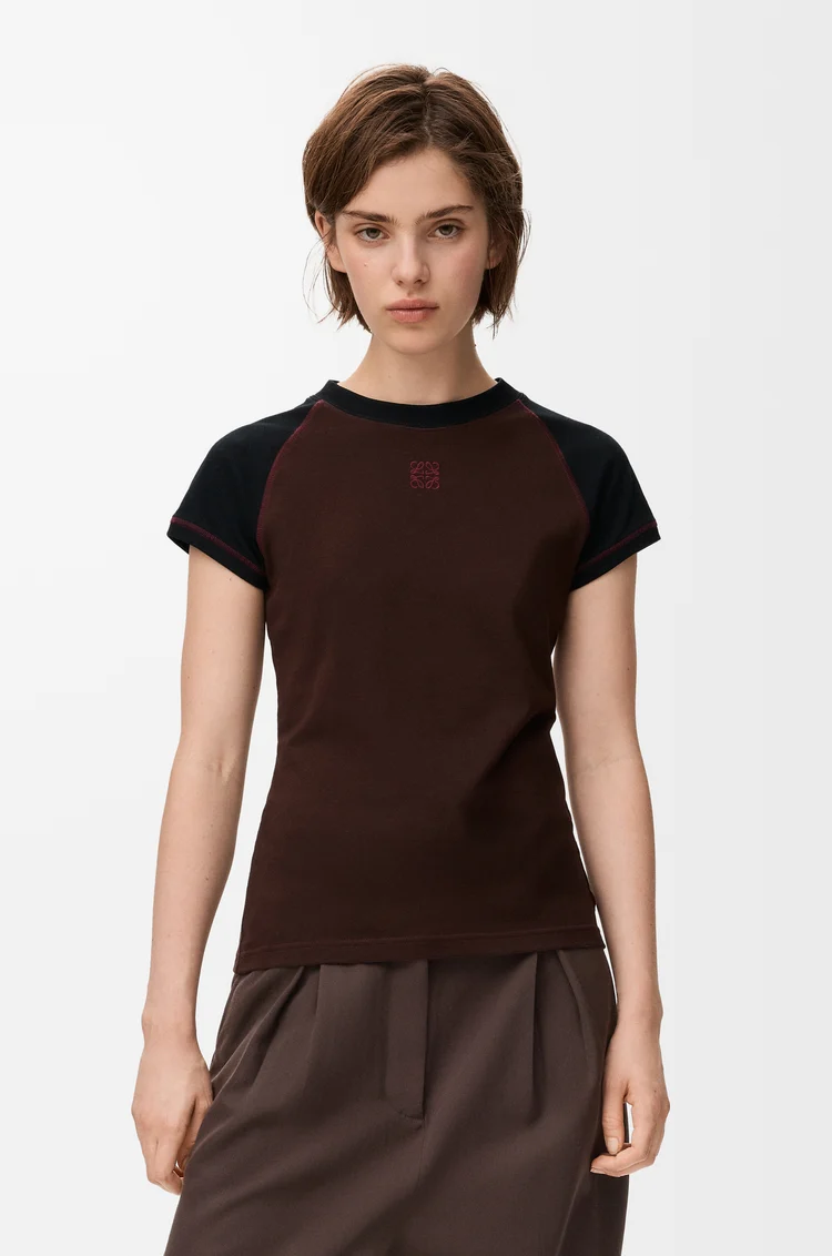 LOEWE Camiseta de corte pequeño en mezcla de algodón Negro/Burdeos
