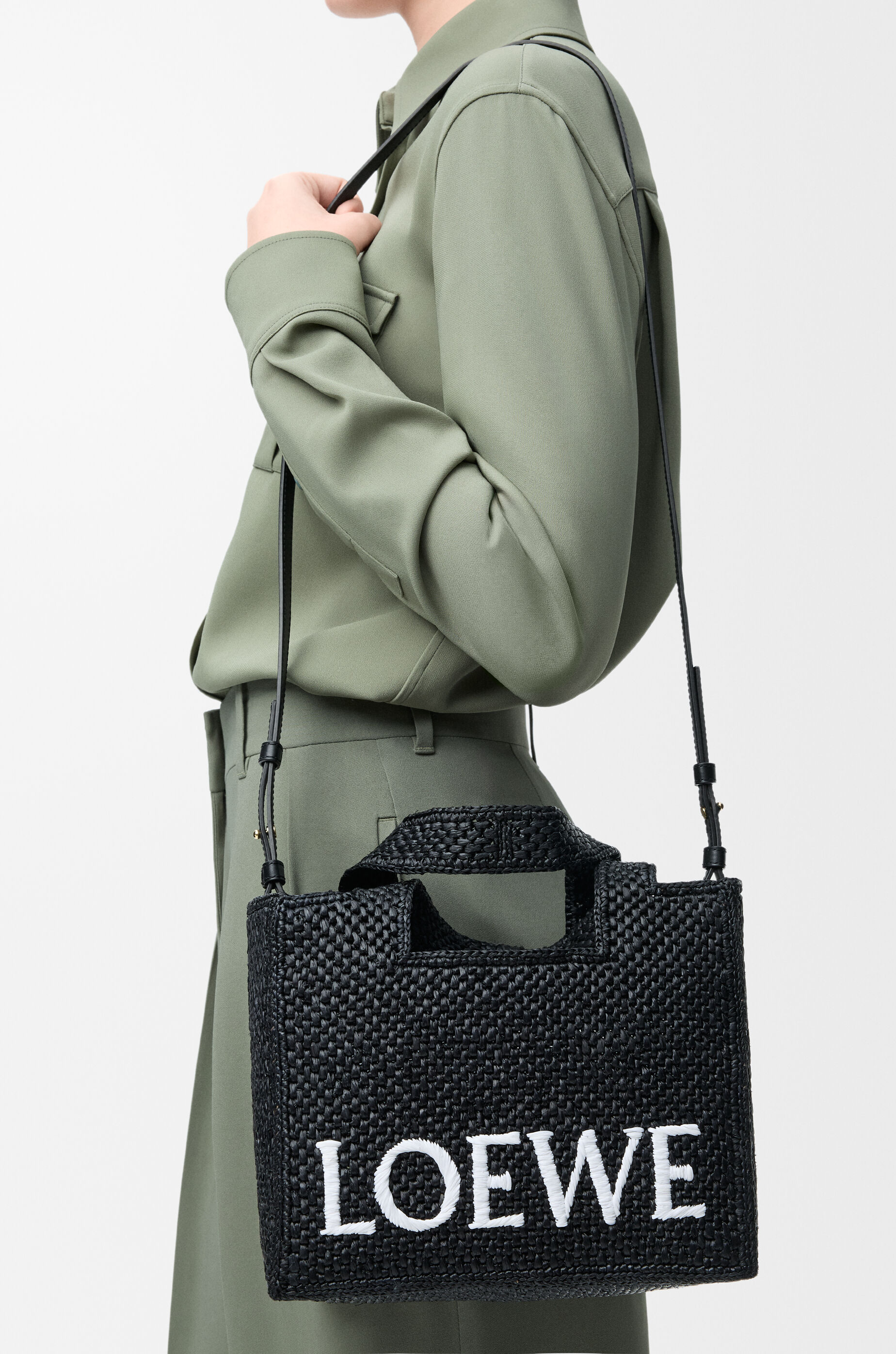 ロエベフォント トート スモール（ラフィア） ブラック - LOEWE
