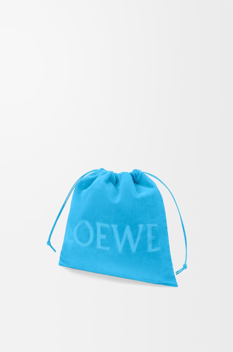 LOEWE ドローストリング ポーチ ミディアム（テリークロス） ライトブルー