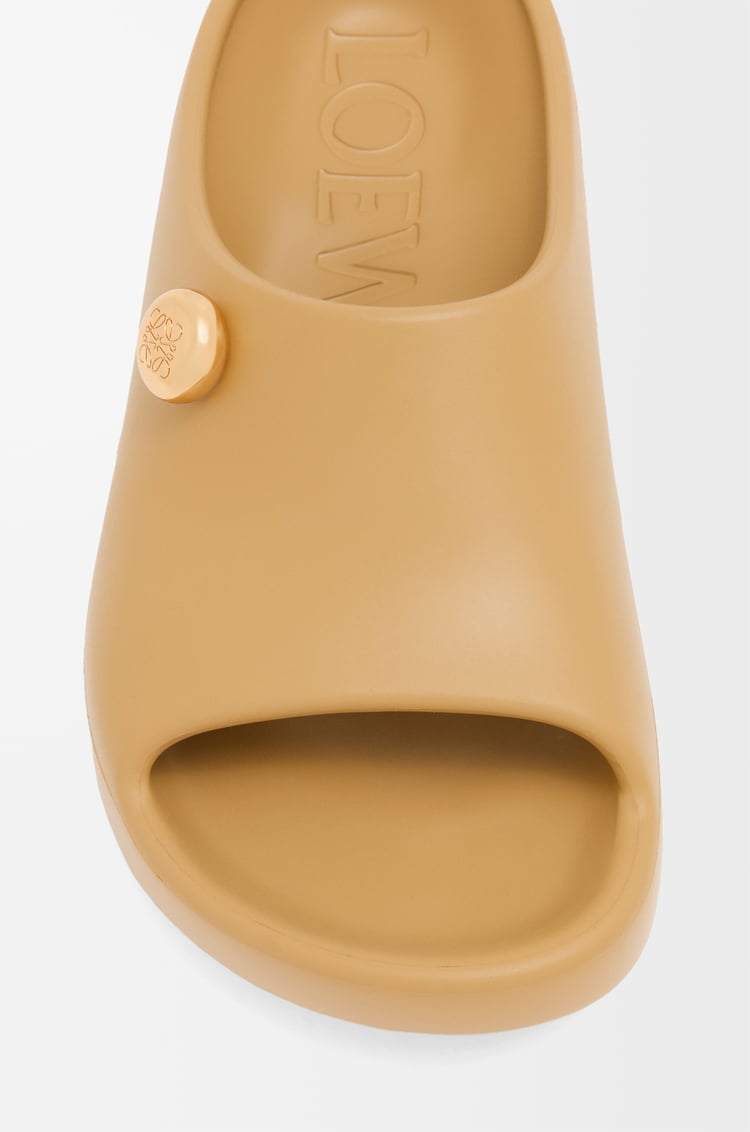LOEWE Foam Pebble slide Medium Concealer/Gold