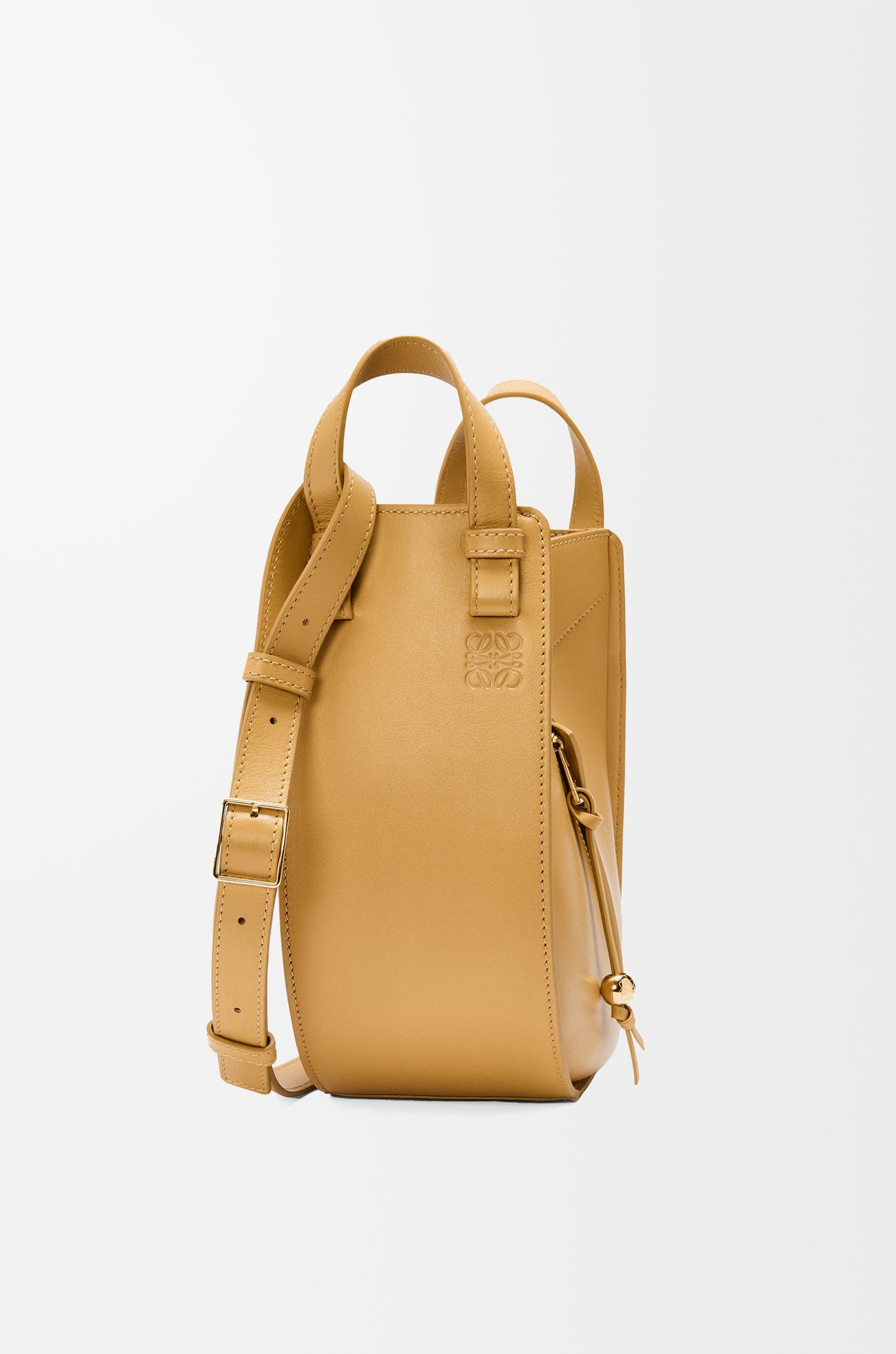LOEWE Bolso Hammock Slice en piel de ternera Sáhara plp_rd