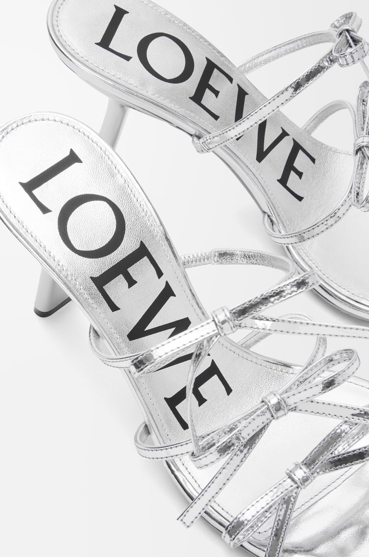 LOEWE ペタル サンダル（メタリックカーフ） シルバー