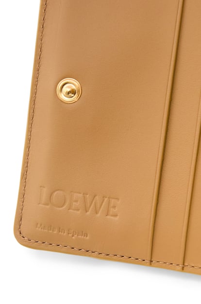 LOEWE Puzzle compact zip wallet in classic calfskin Angora/Dusty Beige/Gold plp_rd