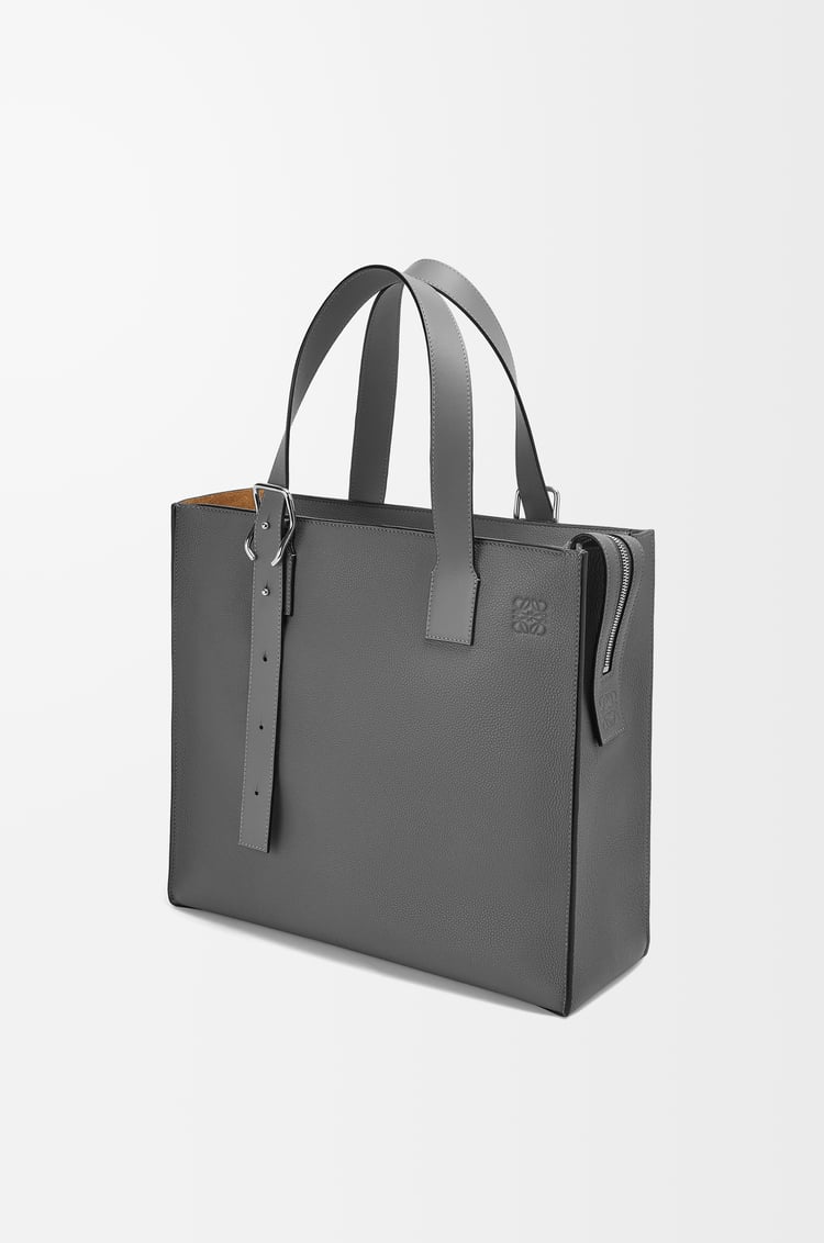 Buckle zip tote in soft grained calfskin