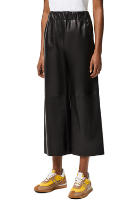 LOEWE Cropped elasticated waist trousers in nappa Black plp_rd