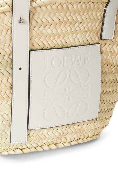 LOEWE Basket bag in raffia and calfskin Natural/White plp_rd