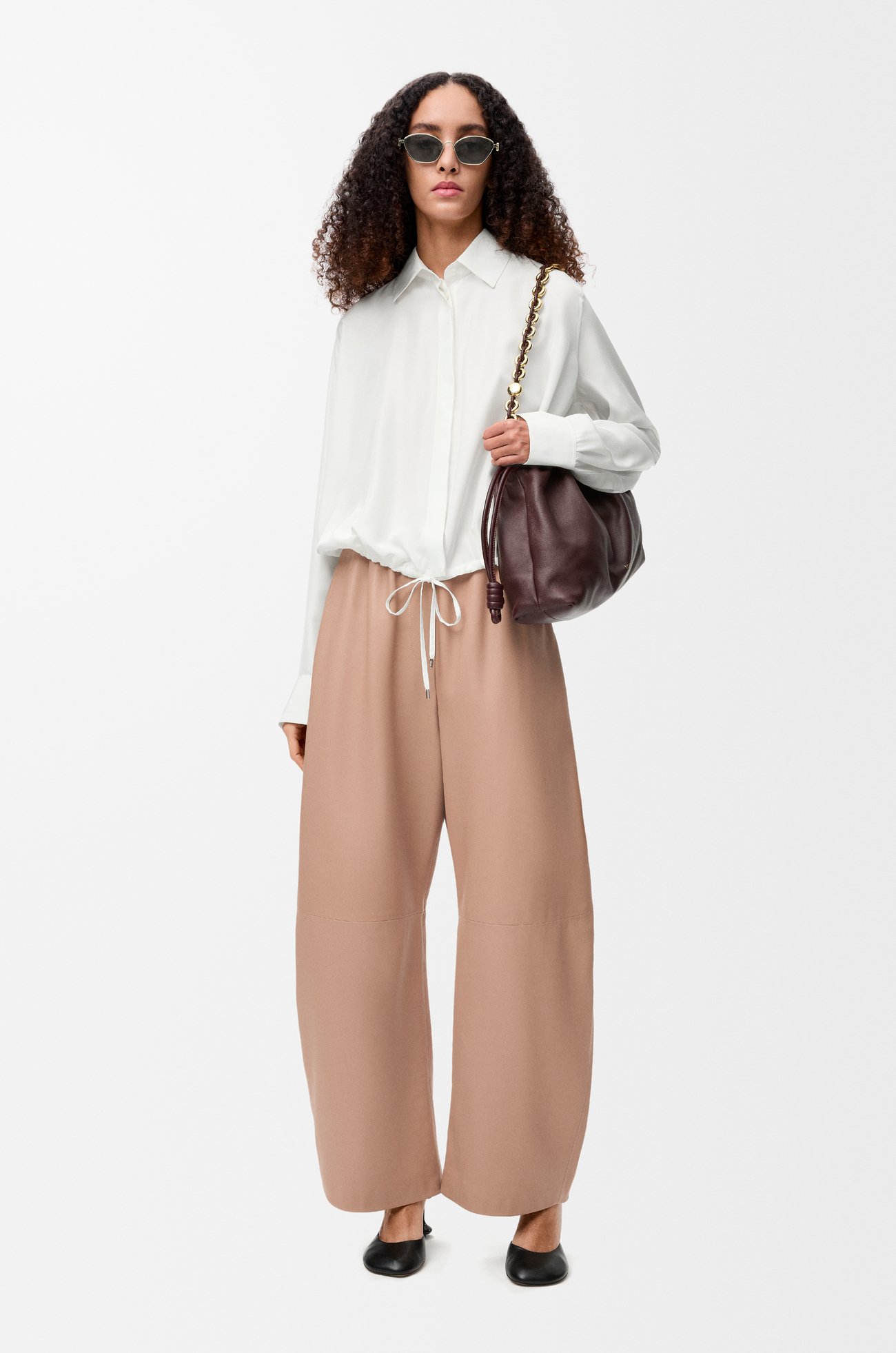 LOEWE Pantalón barrel en piel napa de cordero Beige