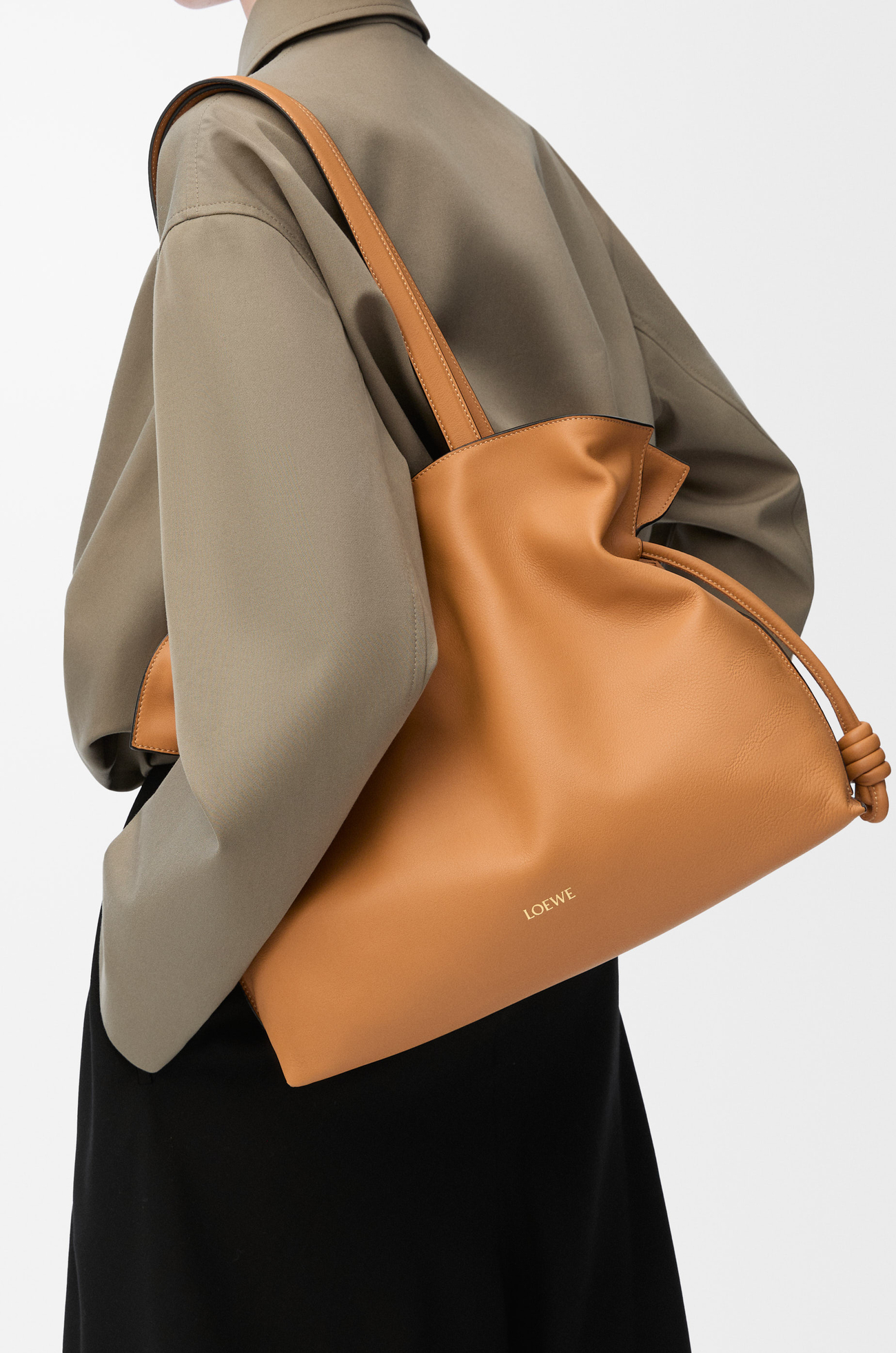 LOEWE 大号纳帕牛皮革 Flamenco 手拿包 暖沙黄色