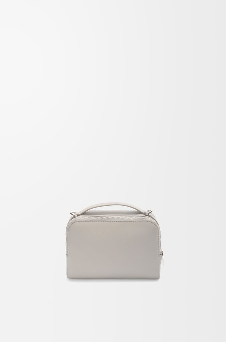 LOEWE 迷你缎面牛皮革相机斜挎包 银灰色