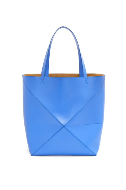 LOEWE XL Puzzle Fold Tote in shiny calfskin 海岸藍 plp_rd