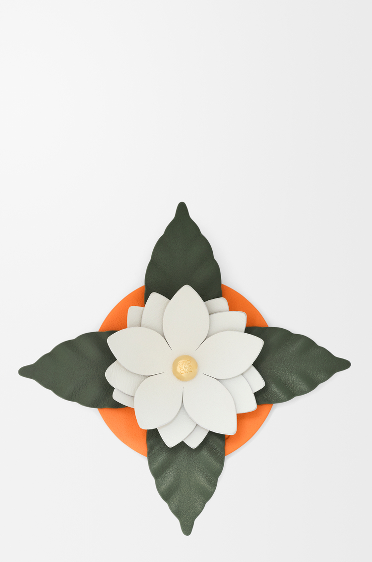 LOEWE Tapa para vela Orchid pequeña en piel de ternera clásica y latón Blanco Suave