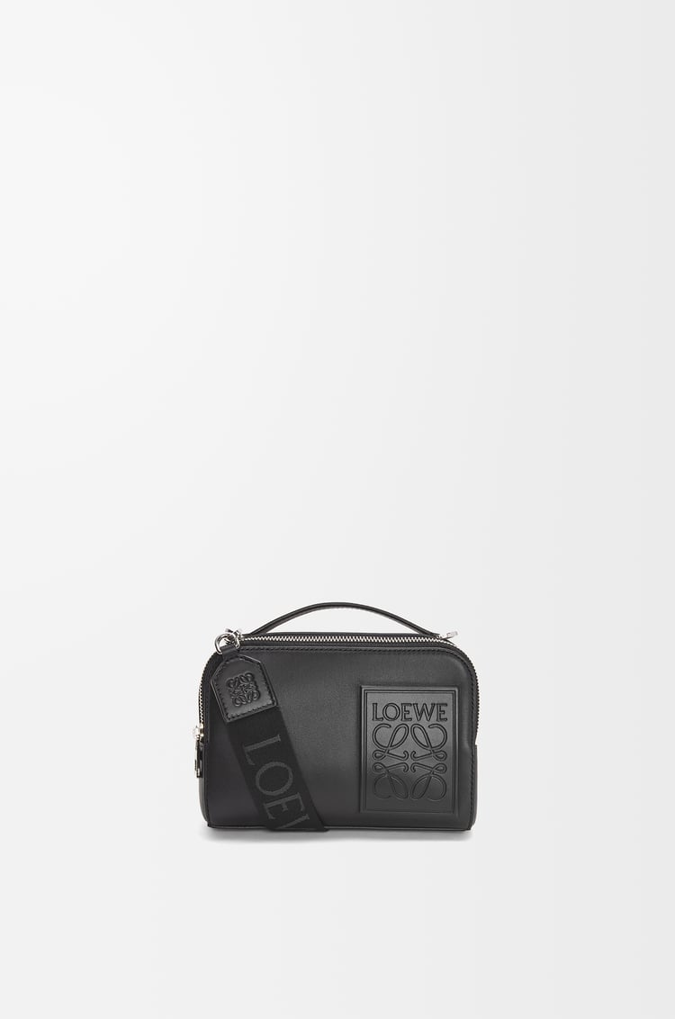 LOEWE 迷你缎面牛皮革相机斜挎包 黑色