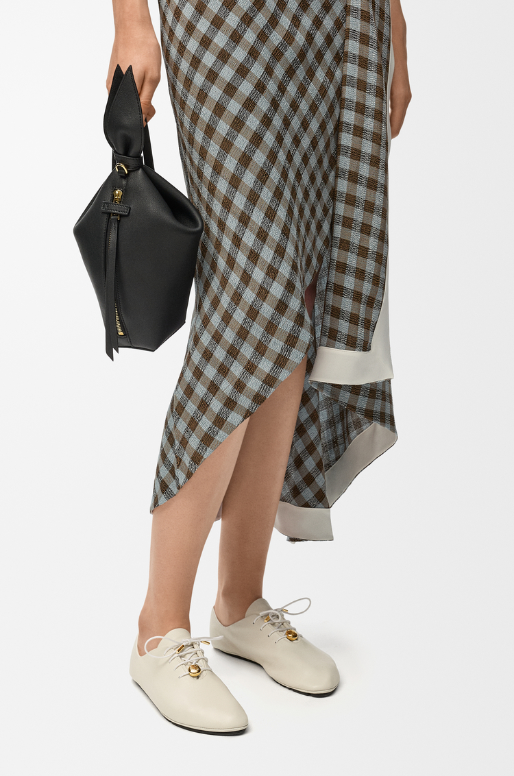 LOEWE Mochila Scarf en piel de ternera lisa Negro