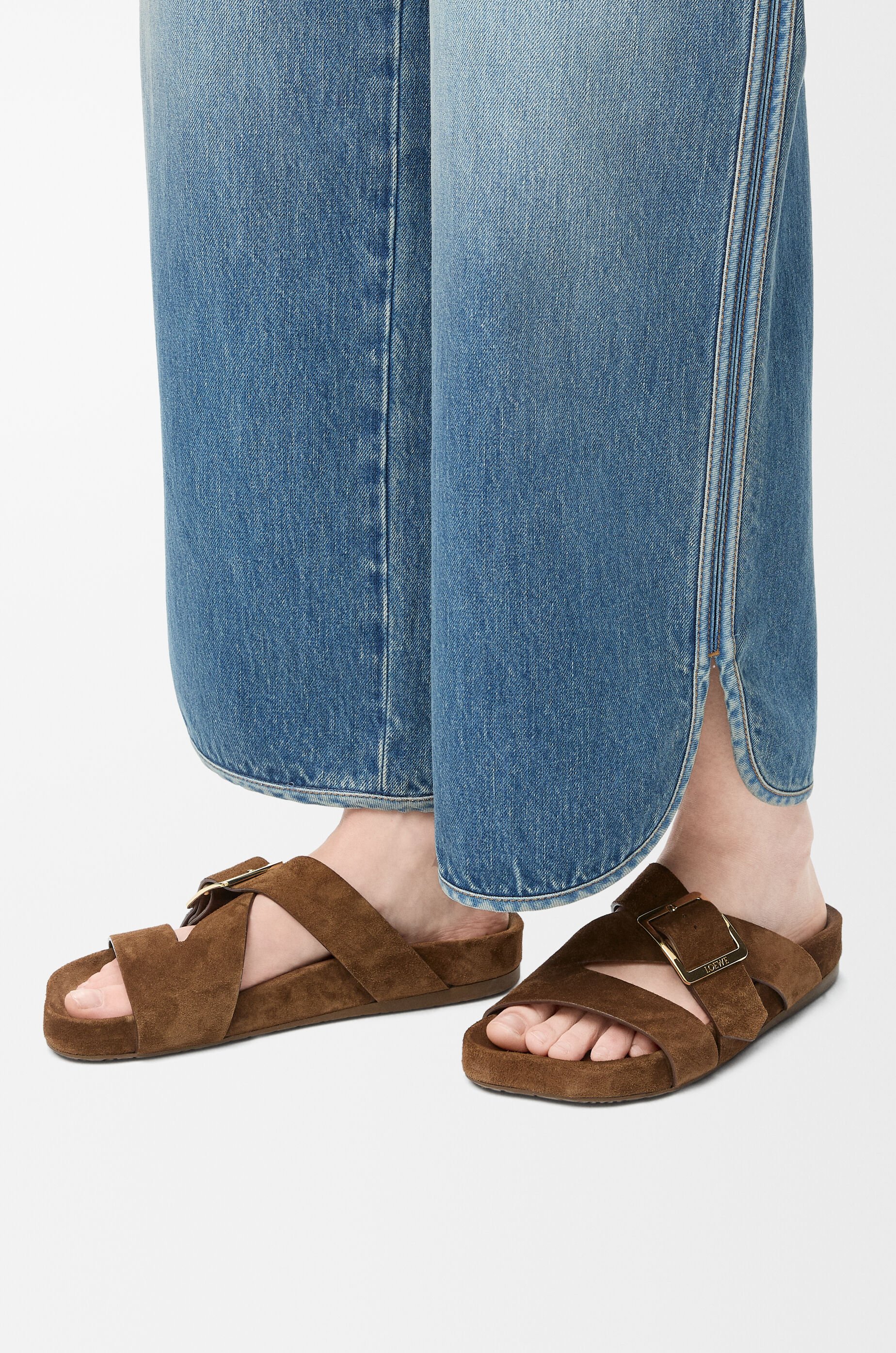 【関税&送料込】Loewe Ease Buckle Flat Sandals In Suede Ease Buckle slide in suede Brown - LOEWE