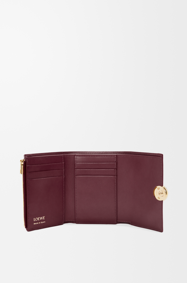LOEWE Cartera vertical pequeña Pebble en piel napa de ternera Burdeos