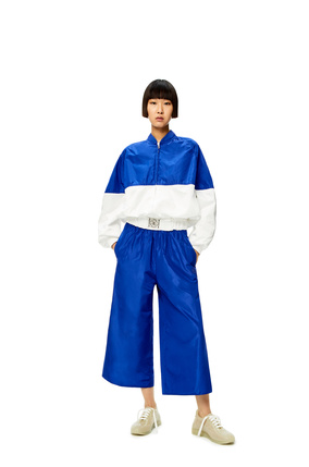LOEWE Pantalón de chándal cropped de seda Azul Klein plp_rd