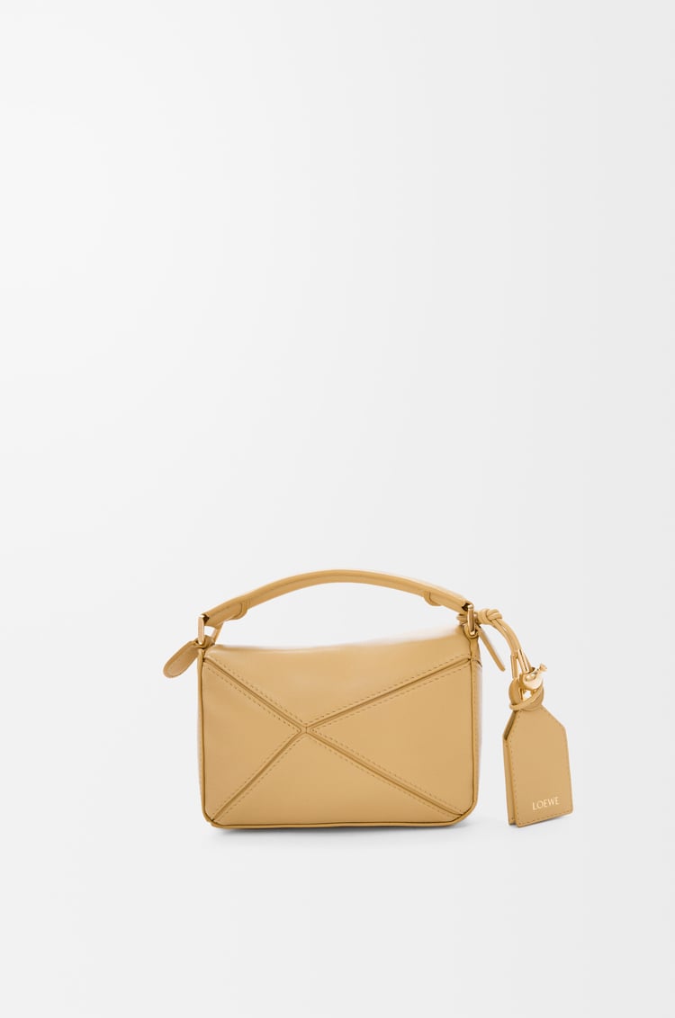 LOEWE フェザーライト パズルバッグ ミニ（ナパラム） ダークバター