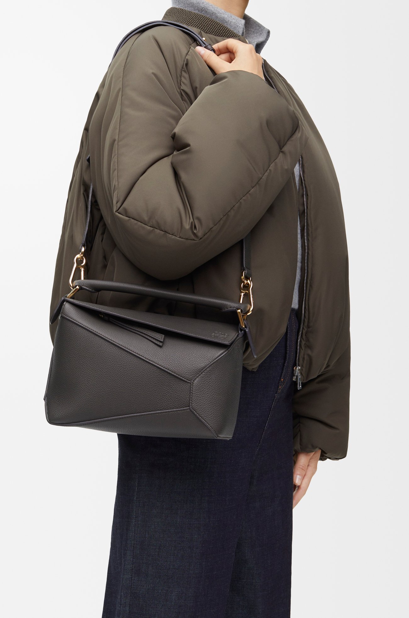 LOEWE Bolso Puzzle pequeño en piel de ternera Gris Oscuro
