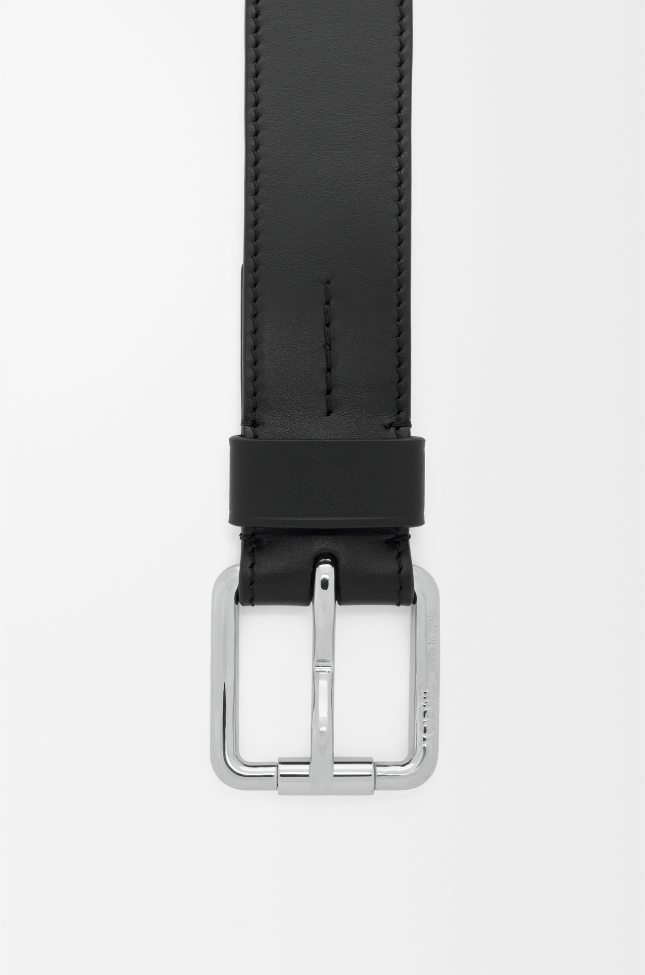 LOEWE Cinturón Roller Curve en piel de ternera Negro/Paladio