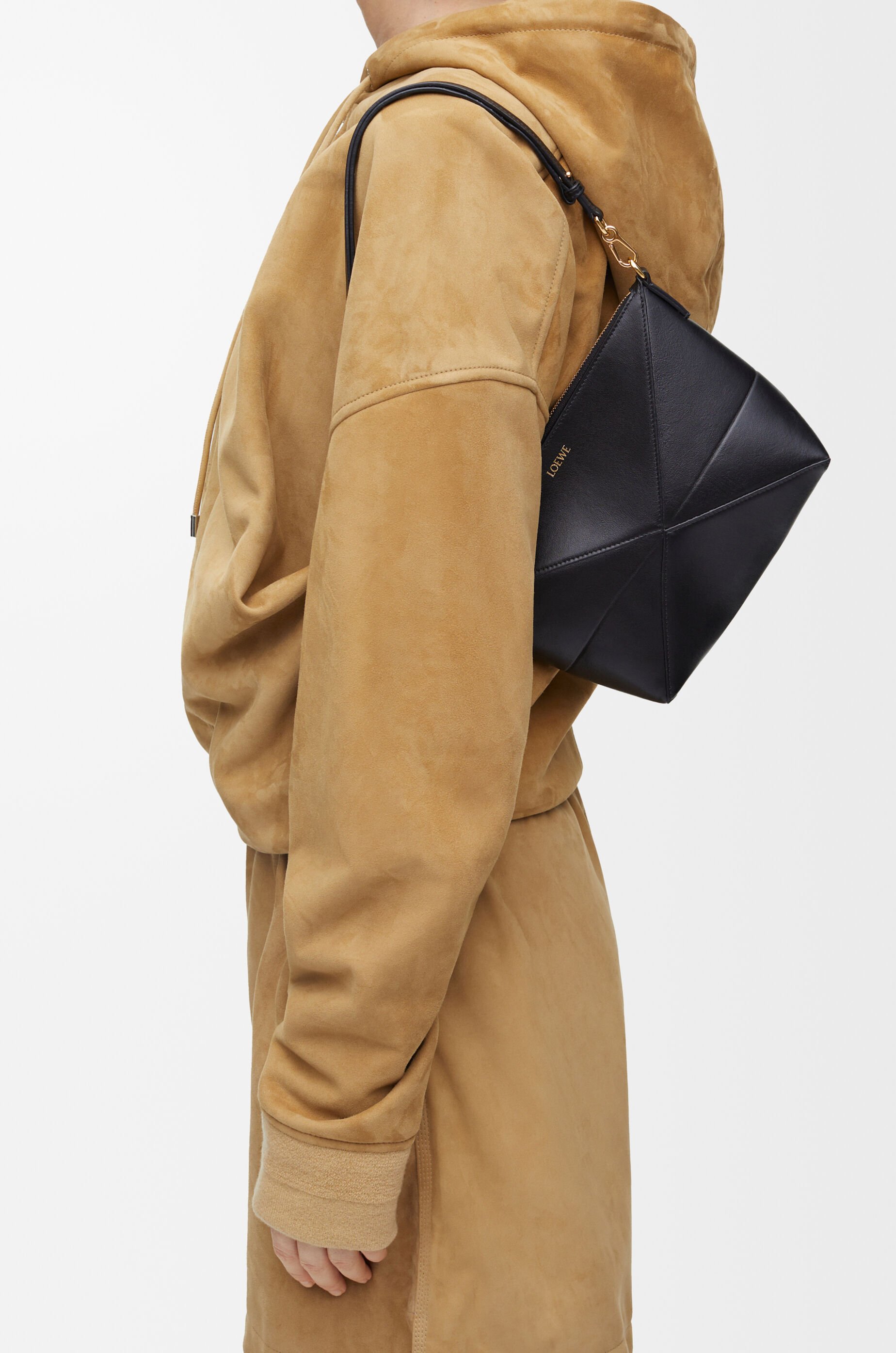 三越伊勢丹 | LOEWE/ロエベ通販 | パズルフォルド ポーチ(シャイニーナパカーフ)【送料無料】 | ISETAN MITSUKOSHI  LUXURY