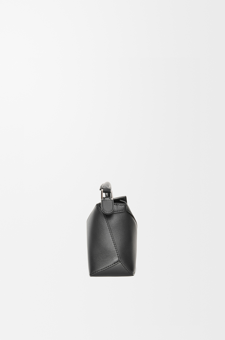 LOEWE Mini Puzzle Edge Tasche aus klassischem Kalbsleder Schwarz
