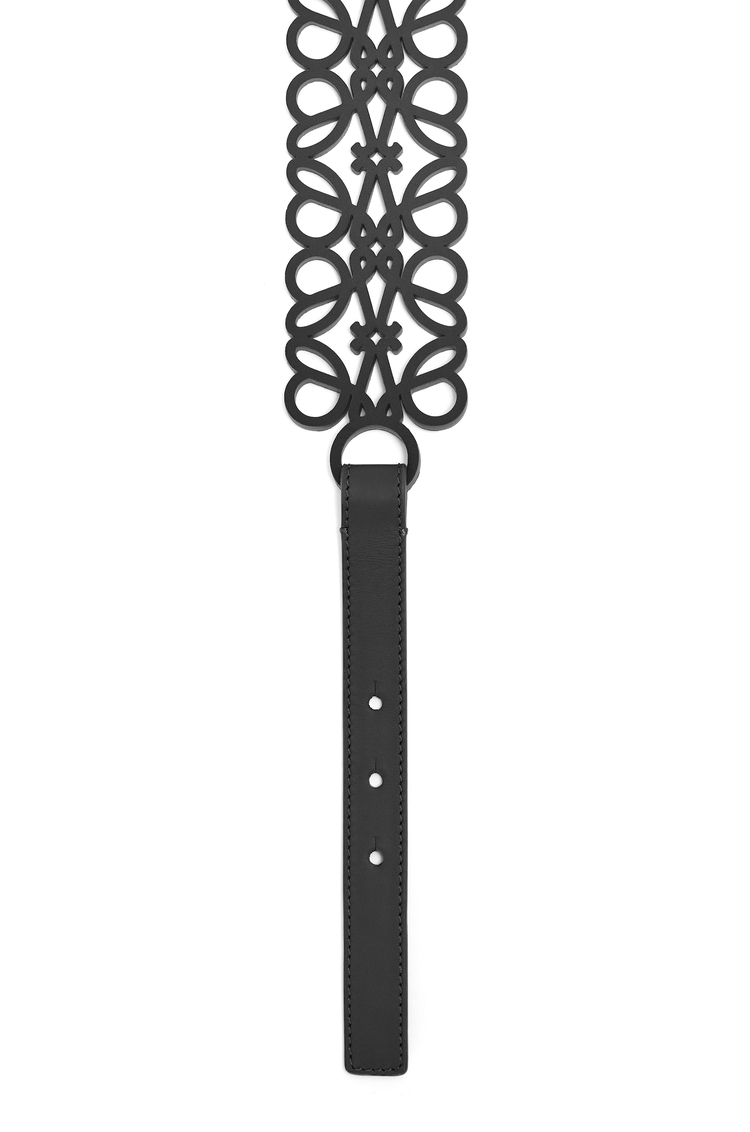 LOEWE Cinturón en piel de ternera lisa con anagrama troquelado Negro/Dorado
