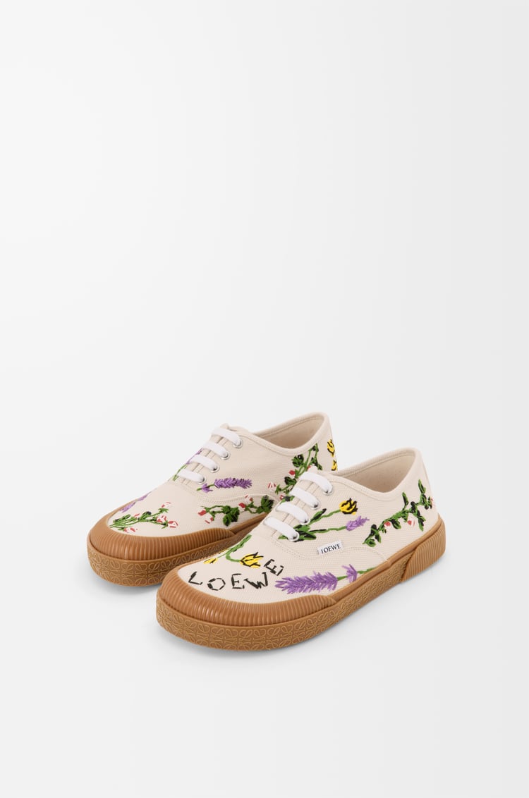 LOEWE Zapatilla Terra Vulca en lona bordada Crema/Multicolor