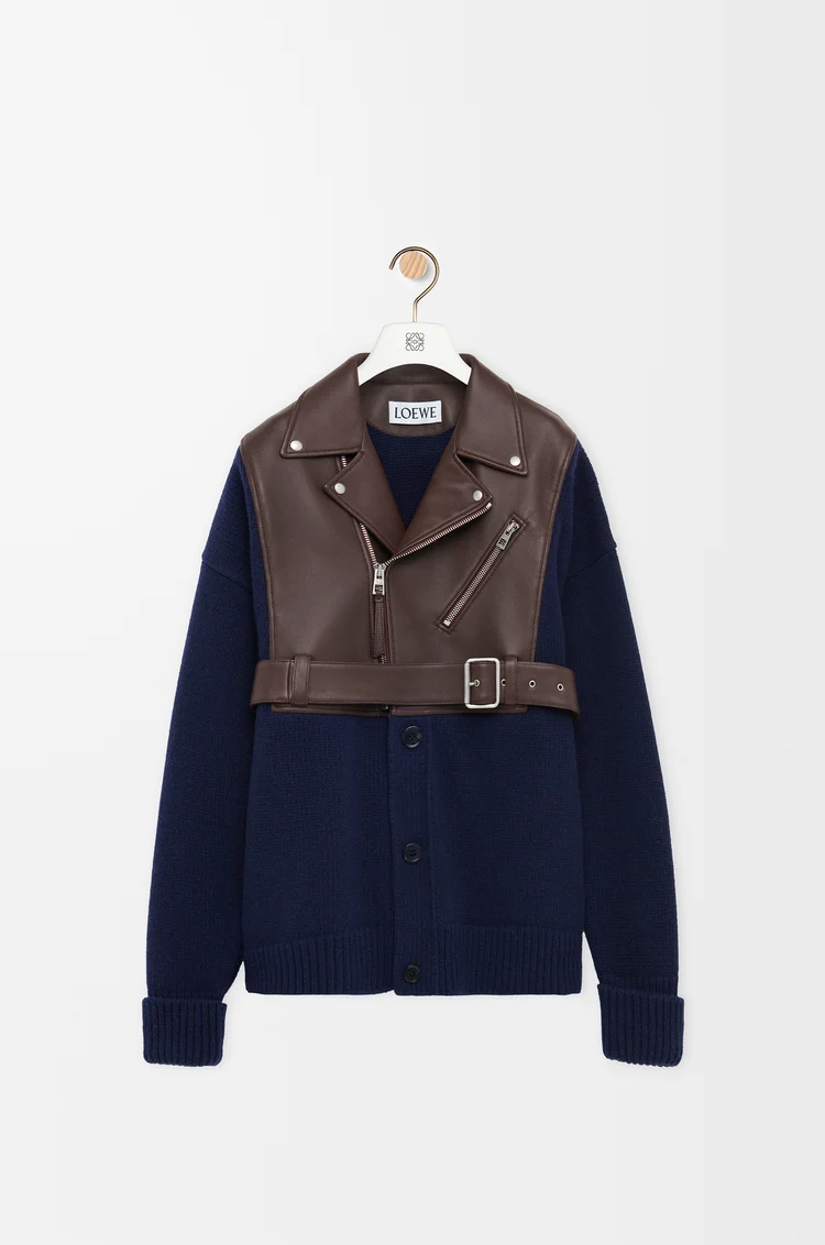 LOEWE Cardigan hybride en cuir d'agneau nappa et laine Dark Brown/Marine