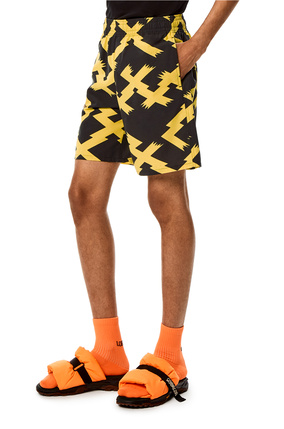 LOEWE Allover print shorts in cotton Black/Yellow plp_rd