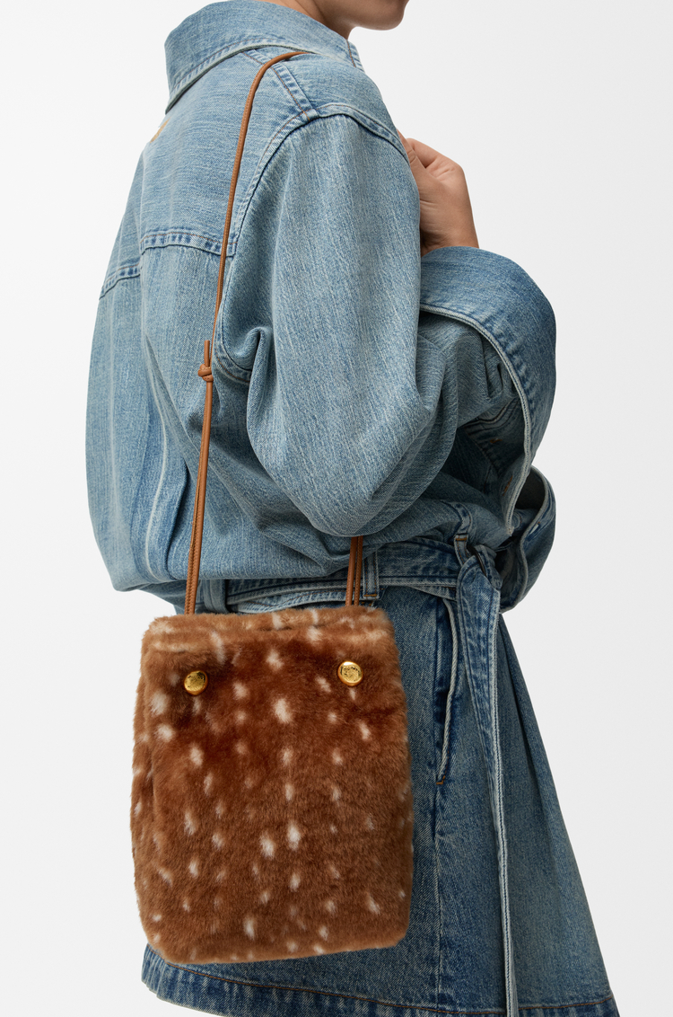 LOEWE Pebble pouch in printed shearling ブラウン/ホワイト