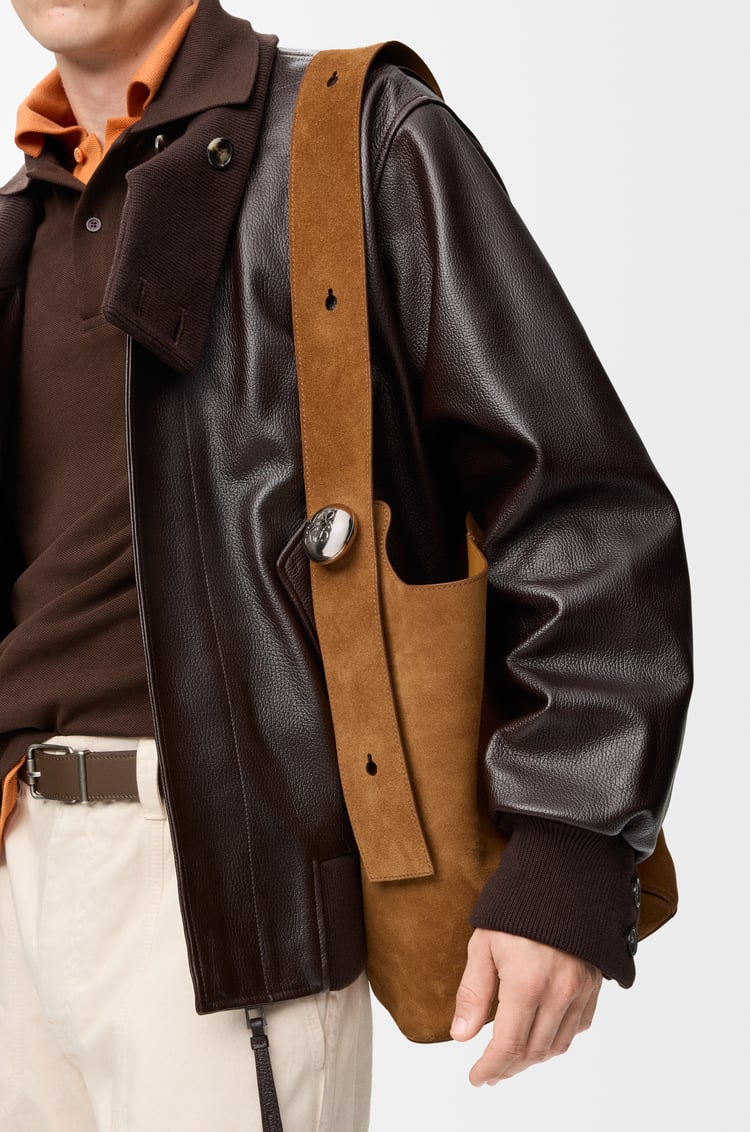LOEWE Large Pebble bucket bag in suede calfskin Tobacco
