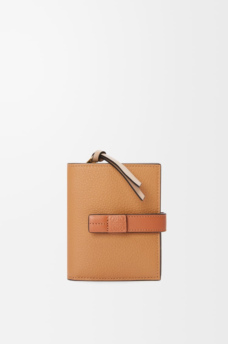 LOEWE Cartera compacta con cremallera en piel de ternera Toffee/Bronceado
