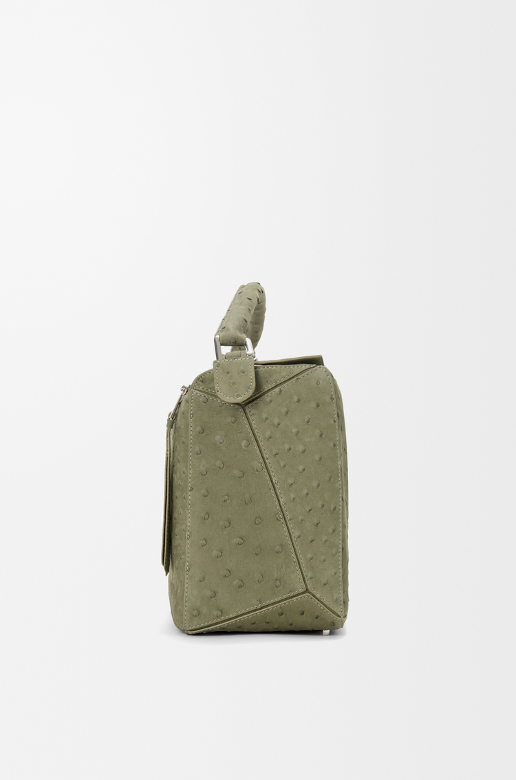 LOEWE Große Puzzle Tasche aus Nubuk-Straußenleder Eukalyptusgrün