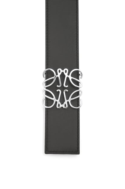 LOEWE Cinturón reversible en piel de ternera lisa con Anagrama Gris Asfalto/Negro/Paladio plp_rd