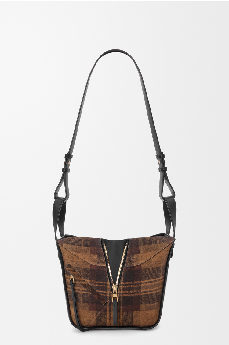 LOEWE Sac Hammock Compact en cuir velours et cuir de veau classique Tan/Noir